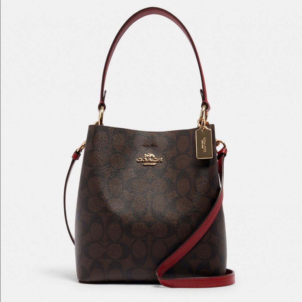 COACH crossover handle bag, super cute and light.excellent condition, like new.